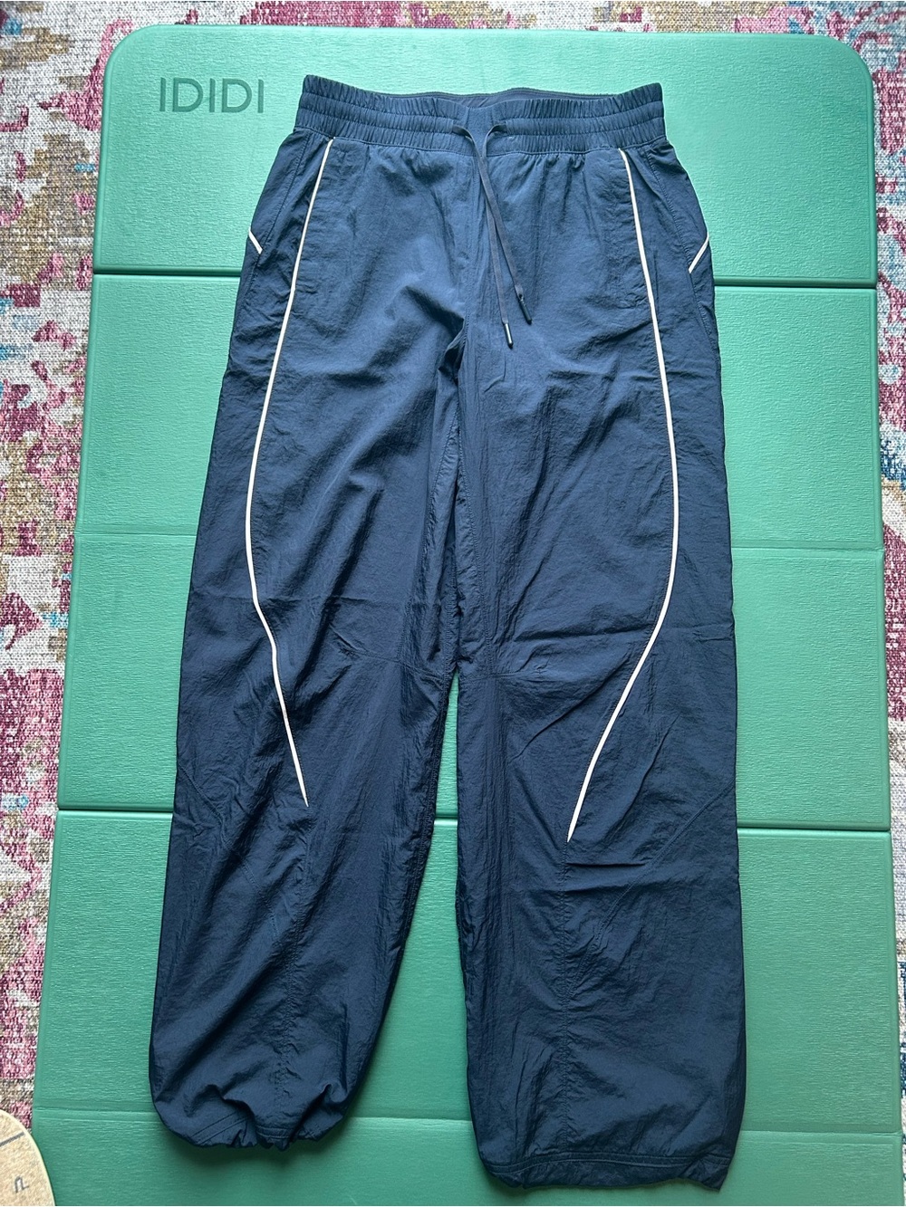 Lululemon women’s navy tracksuit set new without tags